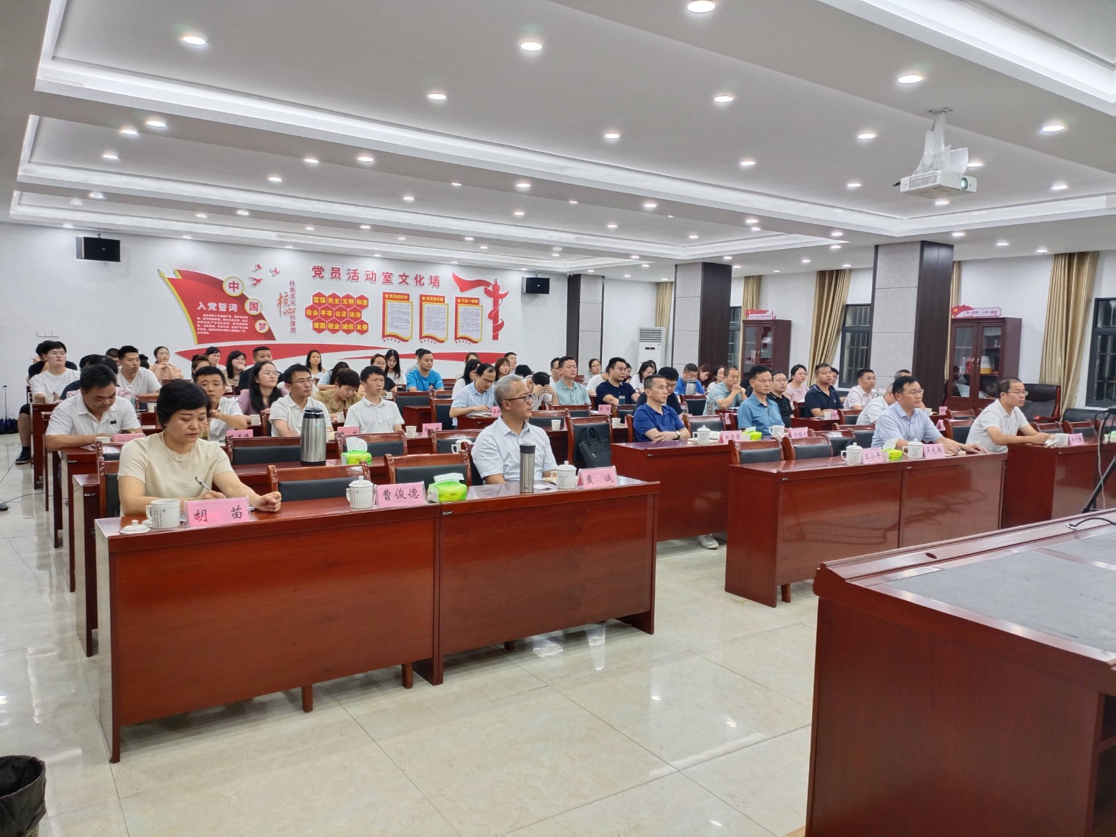 8d1f24c9d890afa8f42b2c8660dc7e3b.jpg 8d1f24c9d890afa8f42b2c8660dc7e3b.jpg